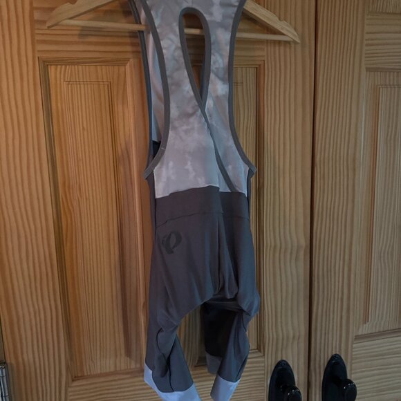 NWT Pearl Izumi Women's Attack Bib Bike Shorts - Grey, S (fits like XS) - Picture 5 of 10